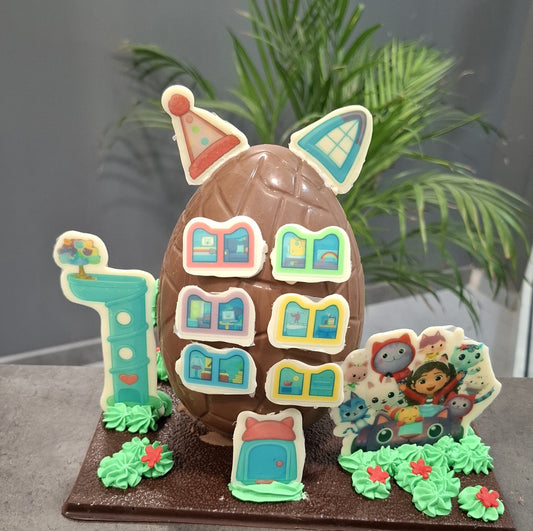 MONA GABBY Y LA CASITA DE MUÑECAS